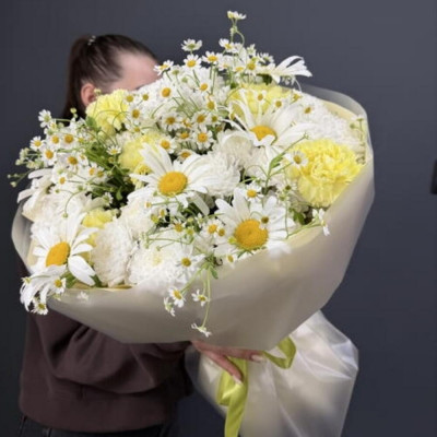 Букет из ромашек (ромашки, диантусы, хризантемы) купить с доставкой по Москве